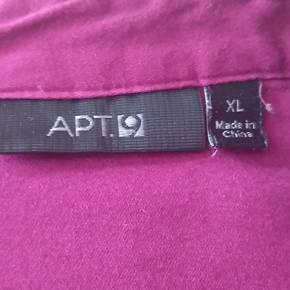 Top - Picture 2 of 2